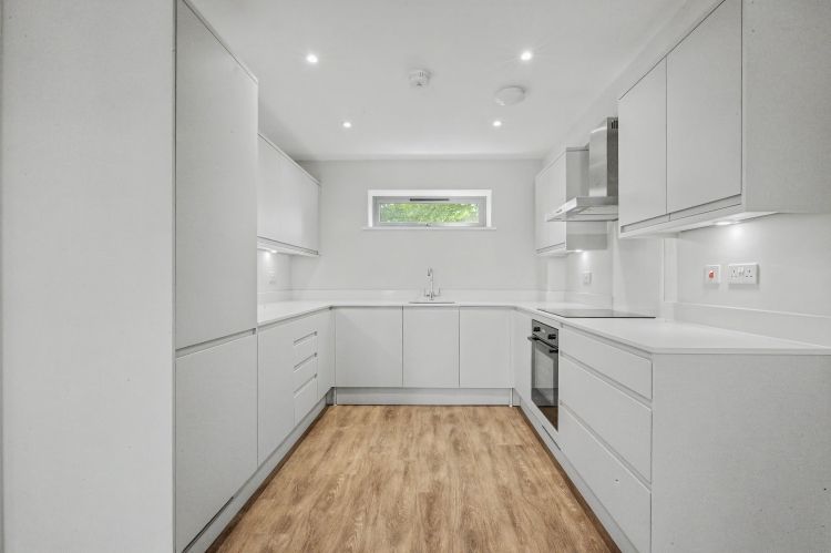 Property photo 1 of 7 331875