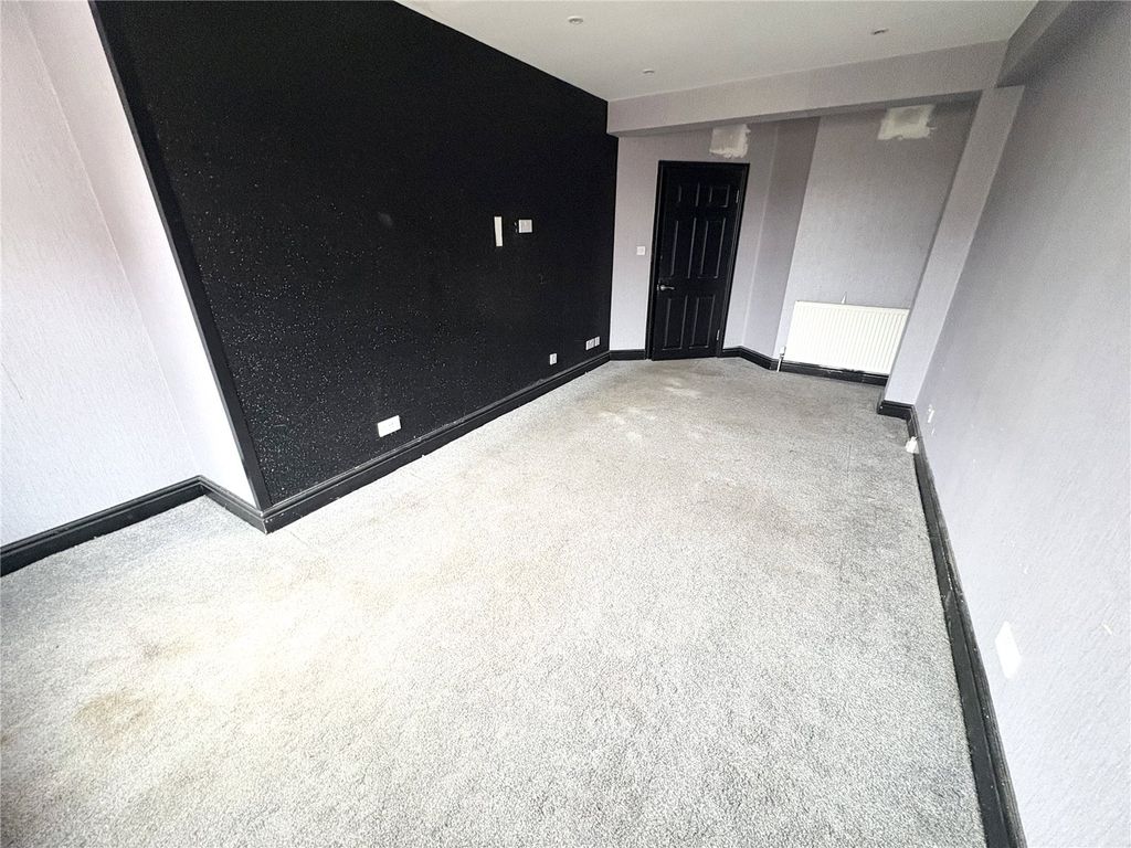 Property photo 3 of 12 Picture No. 02
