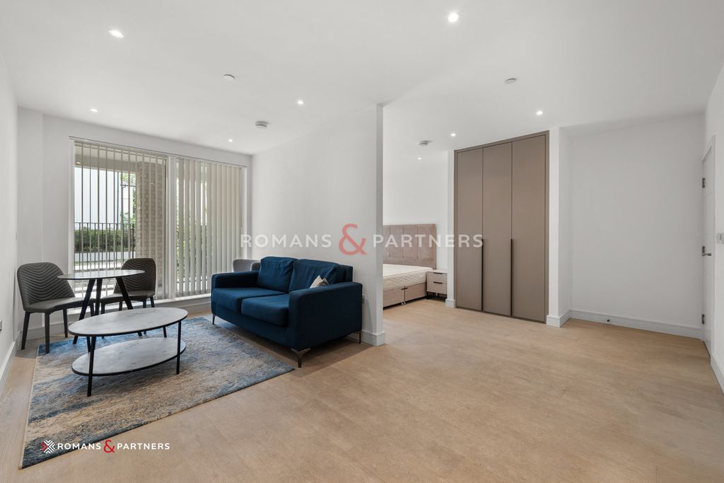 Property photo 2 of 14