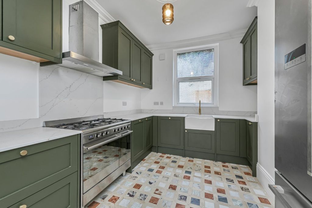 Property photo 1 of 27 Picture No. 02