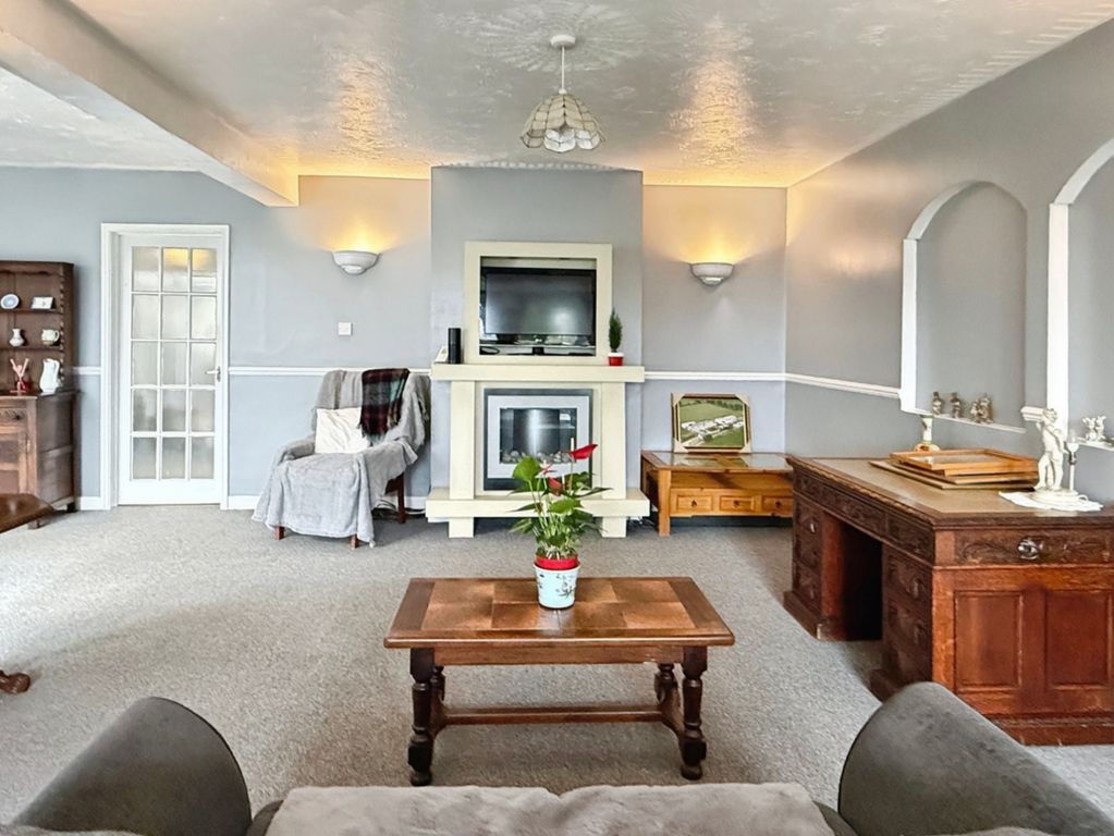 Property photo 3 of 21 Pbox-Img.Jpg