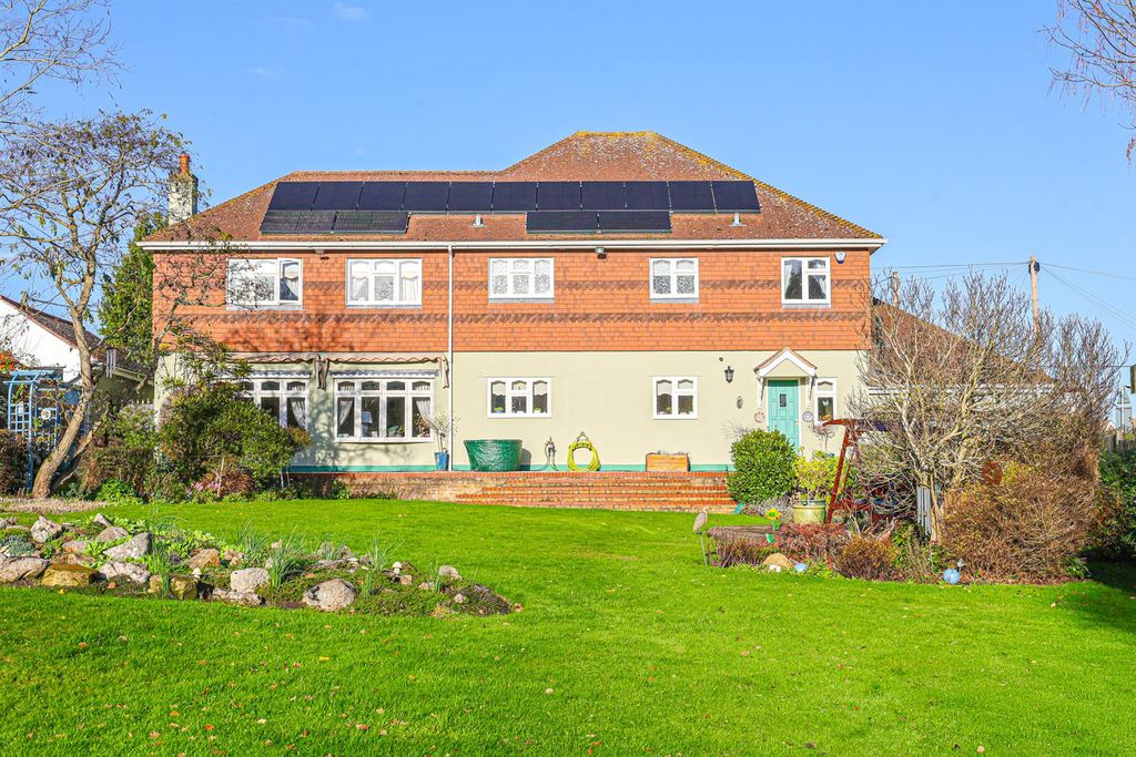 Property photo 3 of 39