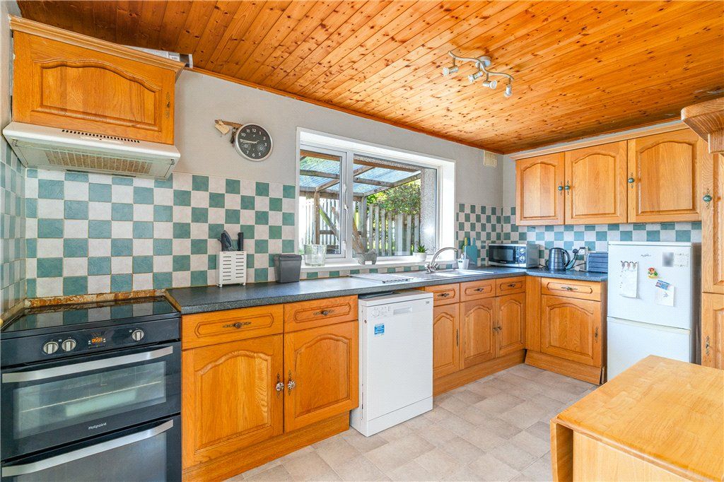 Property photo 3 of 12 Kitchen