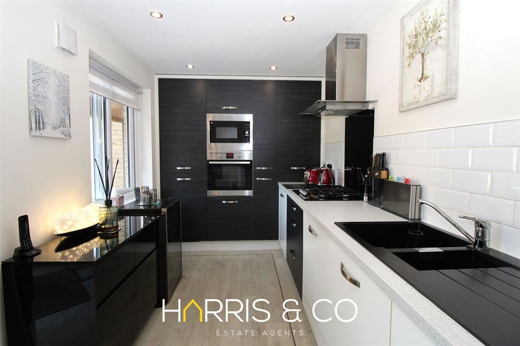 Property photo 3 of 20 Picture No. 06