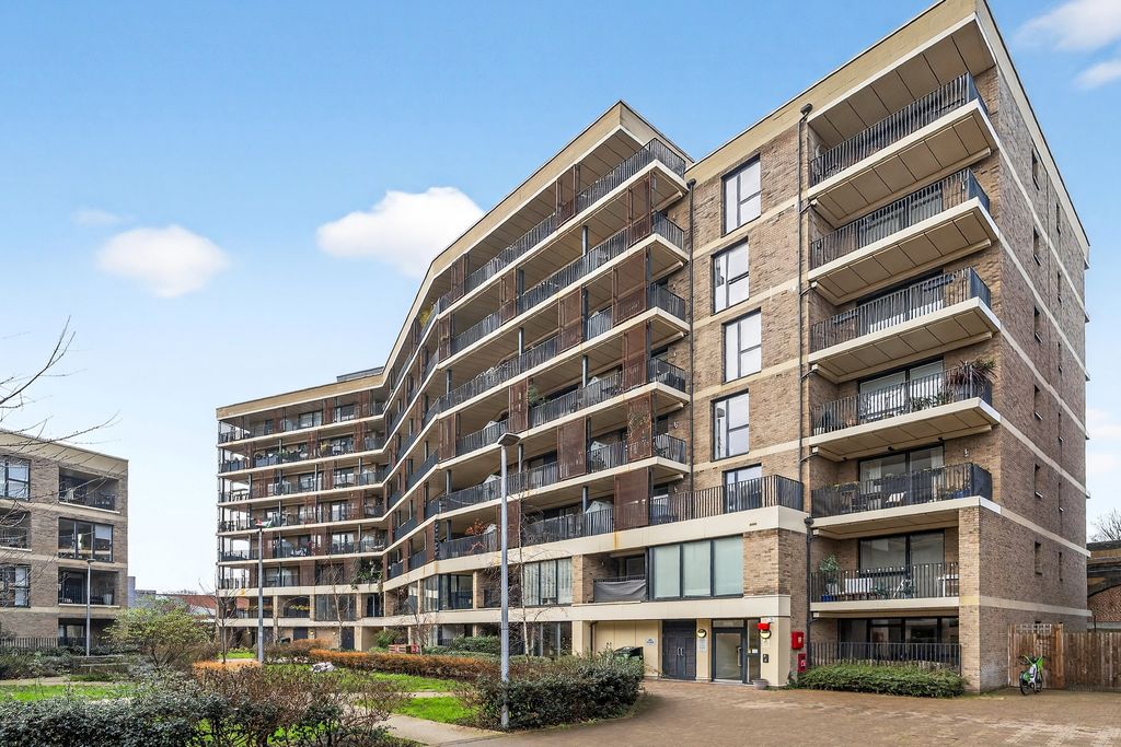 Property photo 1 of 20