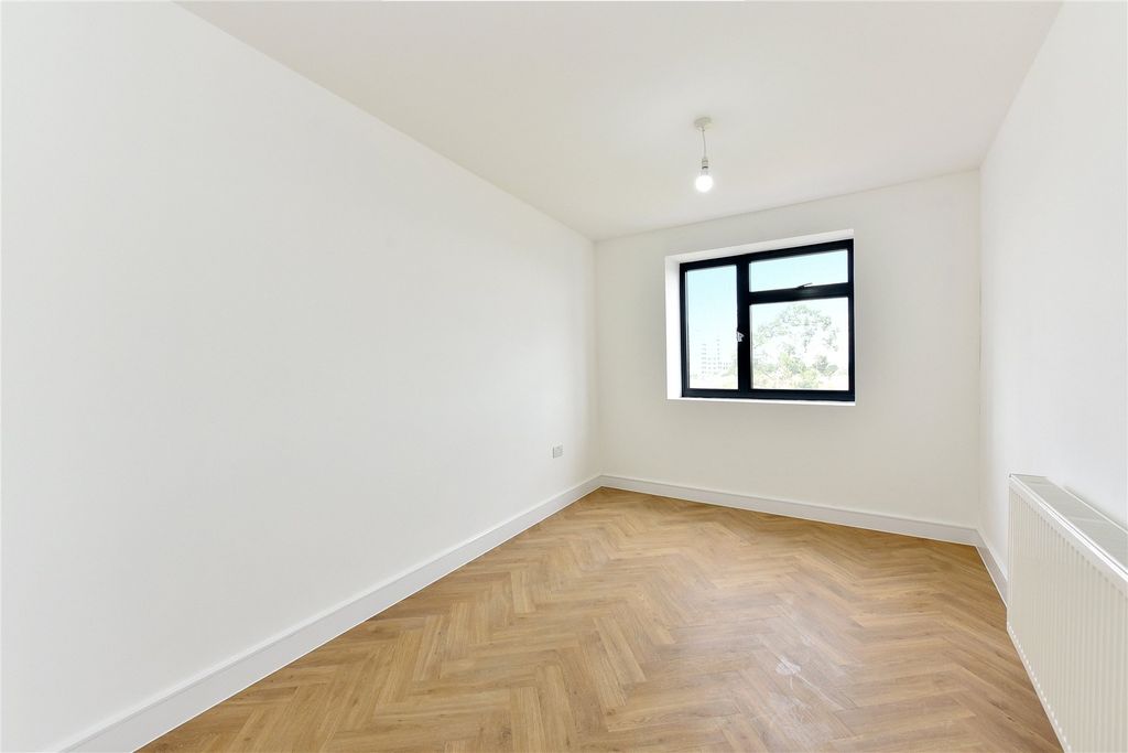 Property photo 3 of 10 Picture No. 05