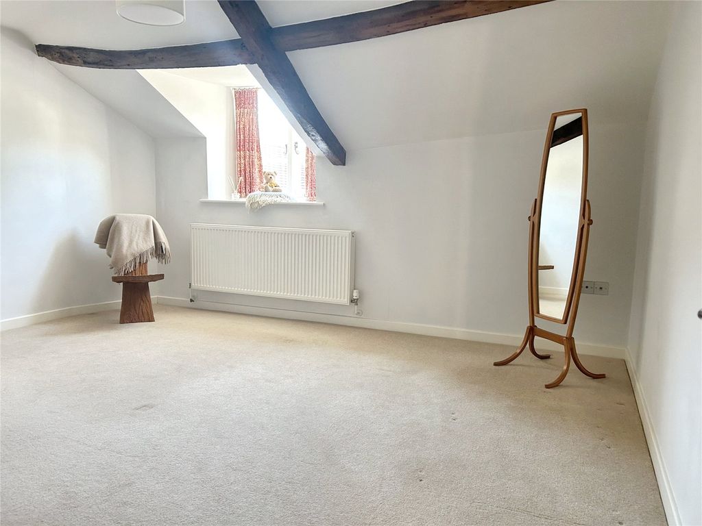 Property photo 2 of 18 Picture No. 37