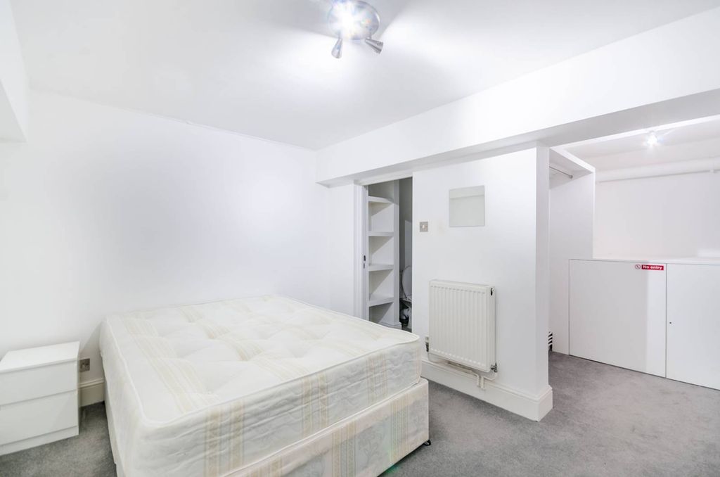 Property photo 1 of 5