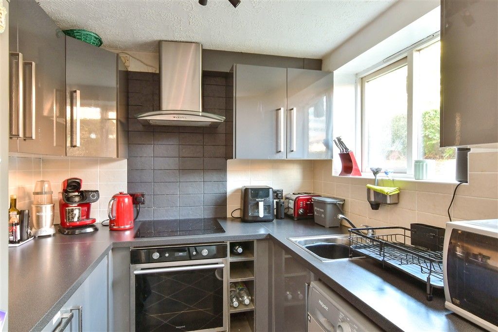Property photo 3 of 14 Kitchen
