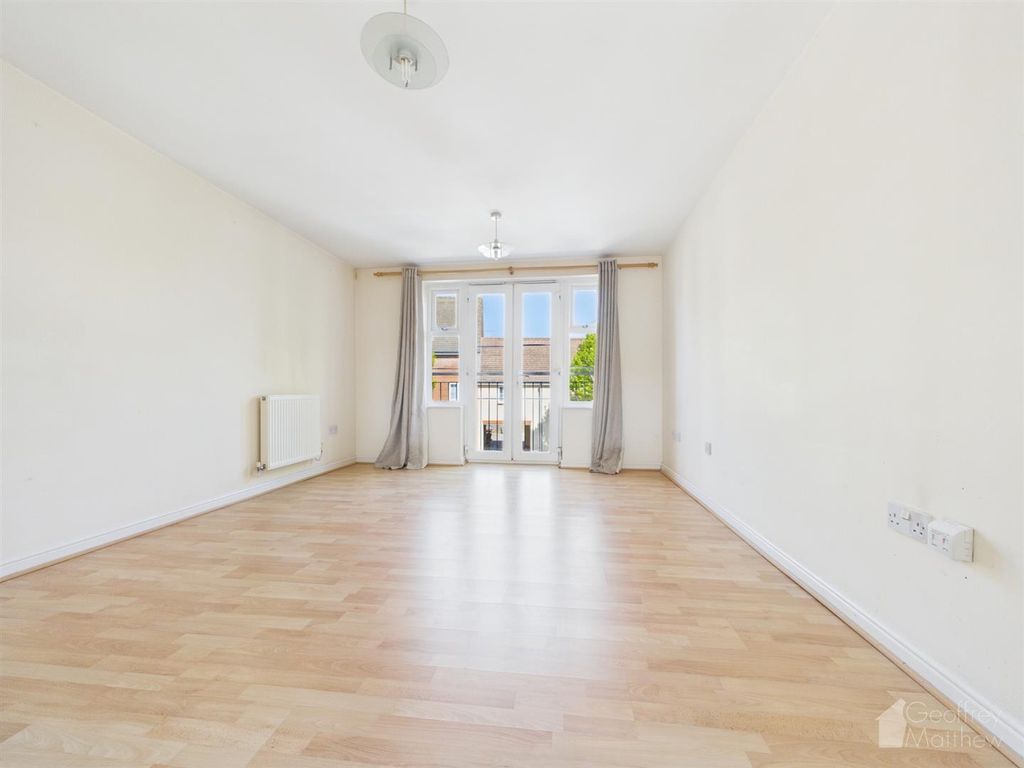 Property photo 1 of 9 Cam02365G0-Pr0461-Still008.Jpg