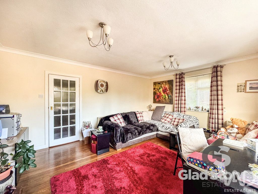 Property photo 3 of 15