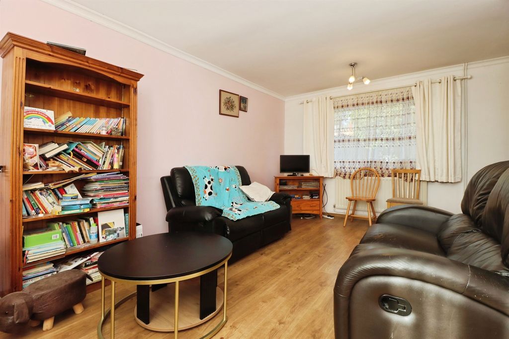 Property photo 3 of 22