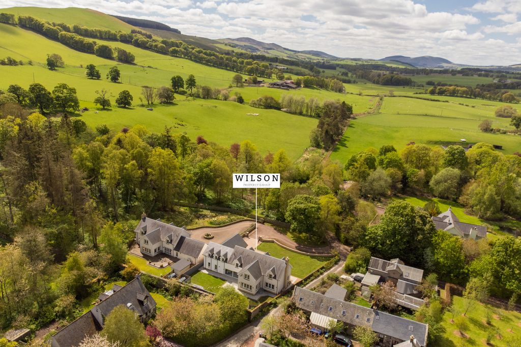 Property photo 1 of 32 Luxury Home Located In The Most Beautiful And Idyllic Rural Setting