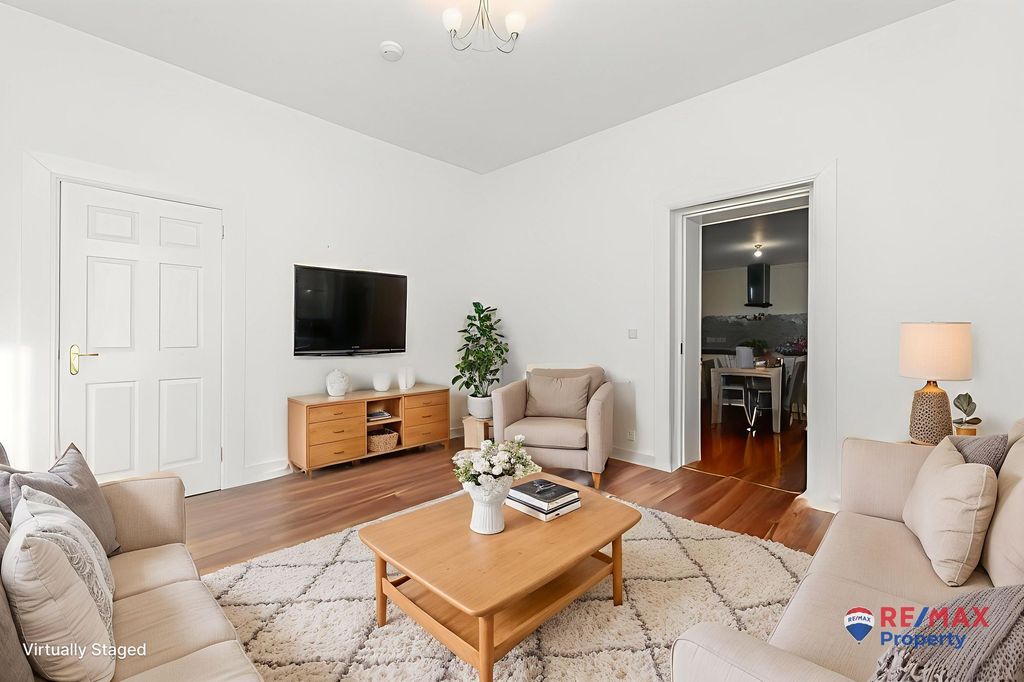 Property photo 2 of 27