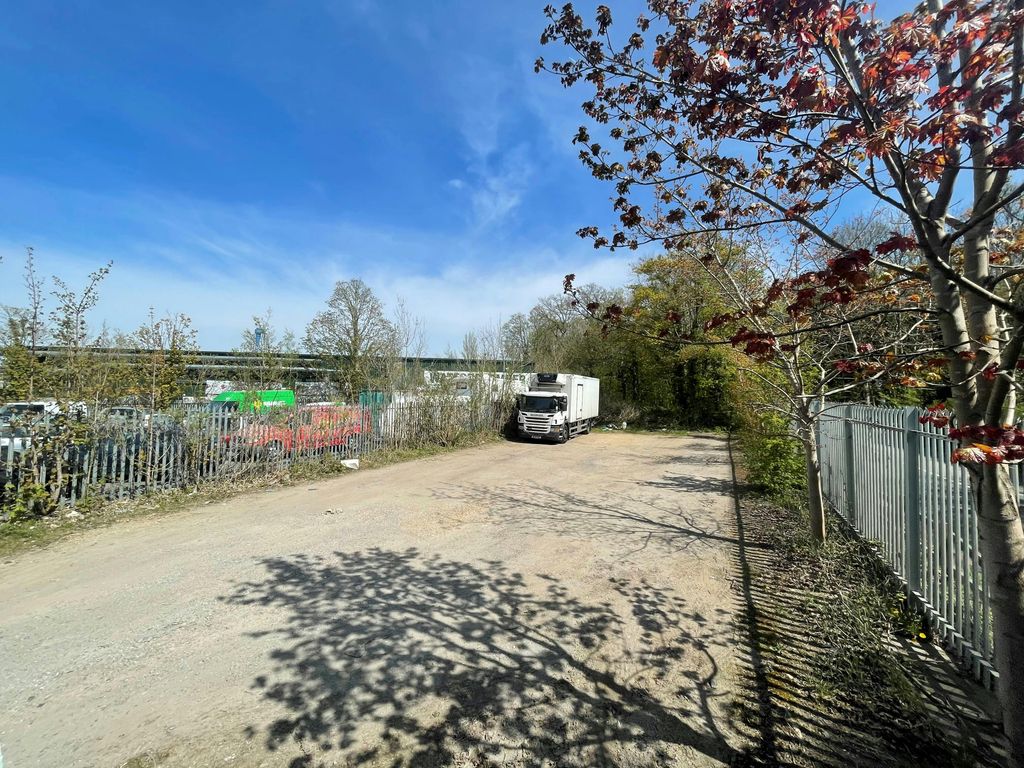 Property photo 2 of 3 Yard 1  Picture.Jpg