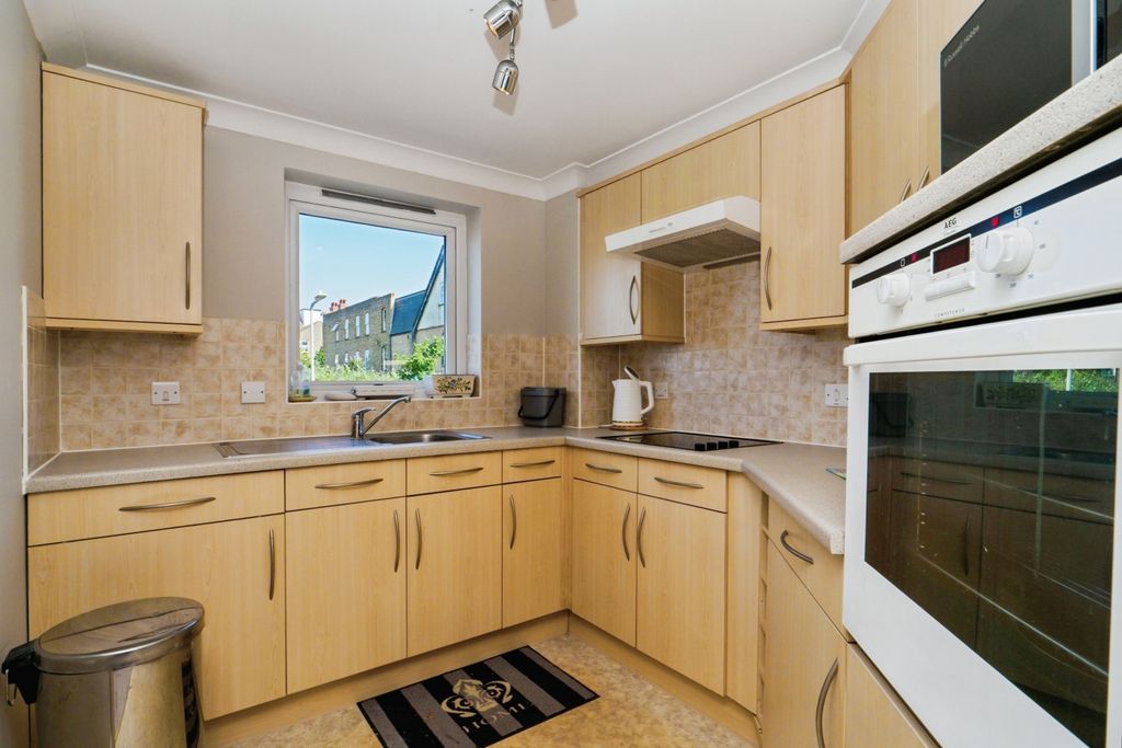 Property photo 3 of 15 Kitchen