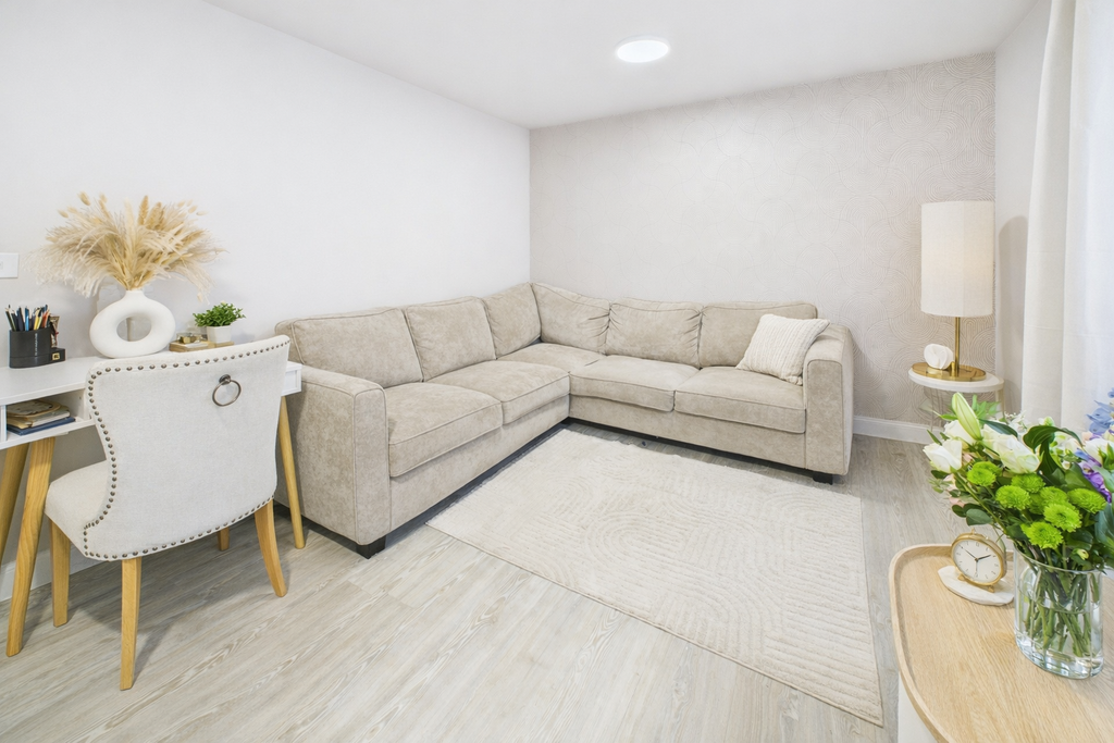 Property photo 2 of 11 Lounge