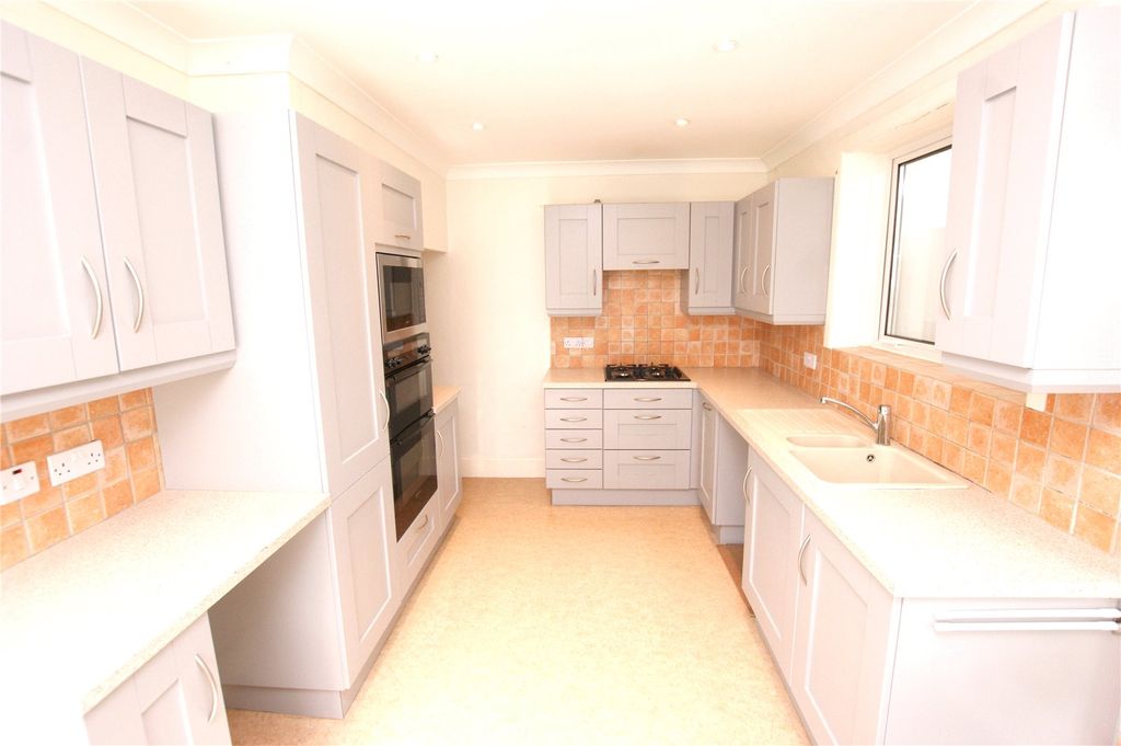 Property photo 2 of 8 Picture No. 29
