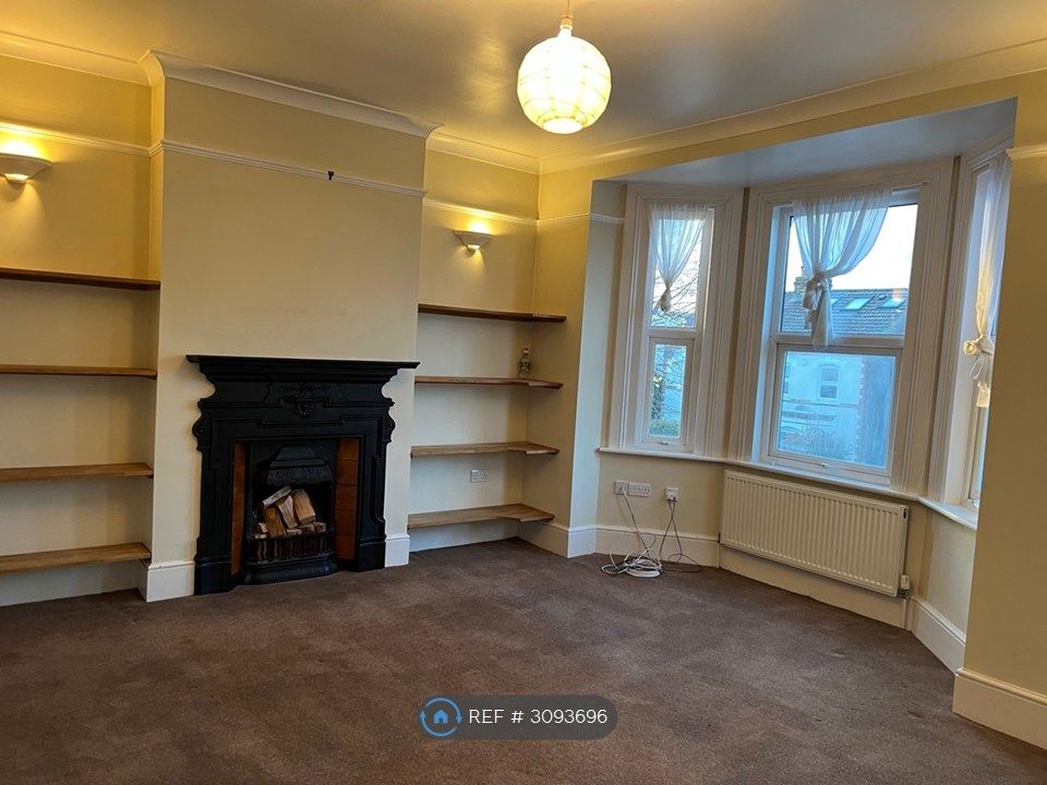 Property photo 1 of 10 Lounge