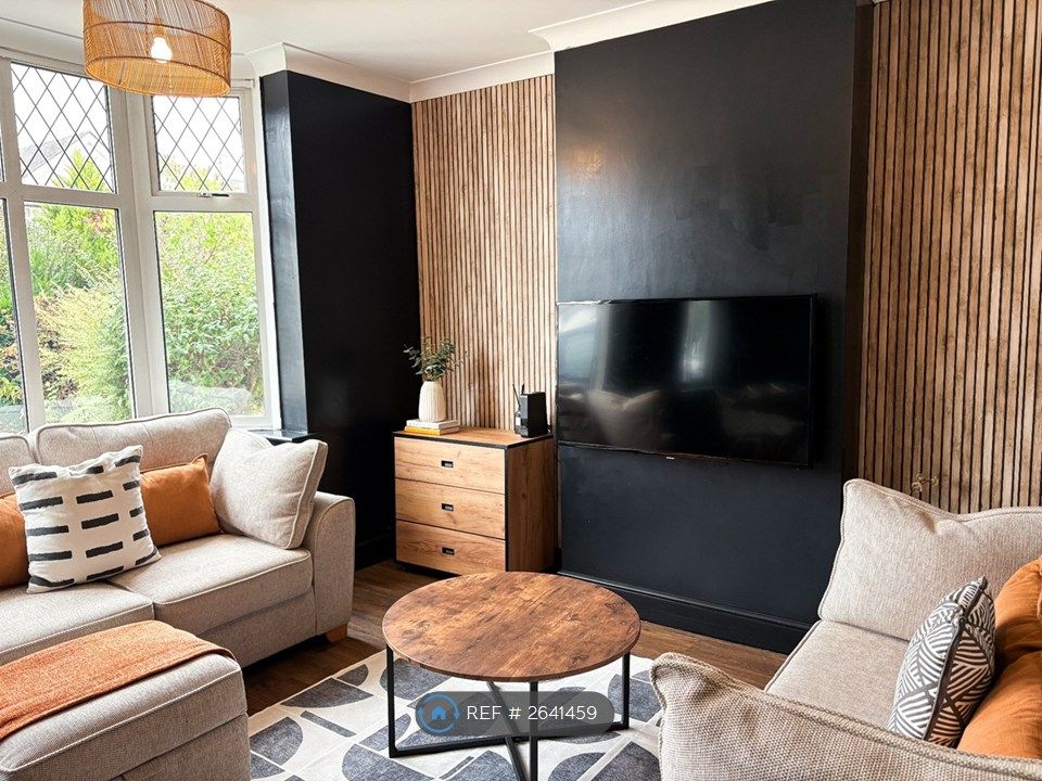 Property photo 3 of 35