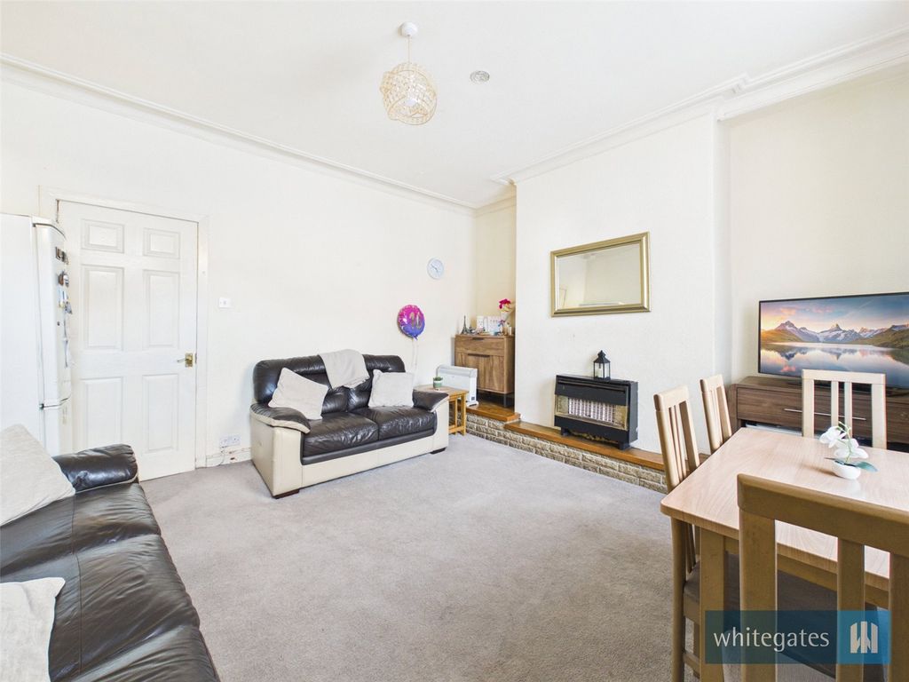 Property photo 2 of 11 Picture No. 12