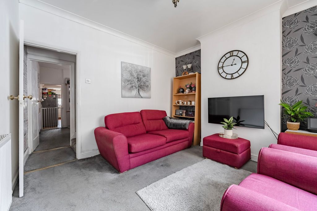 Property photo 3 of 15