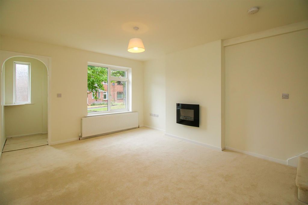 Property photo 2 of 10 Living Room