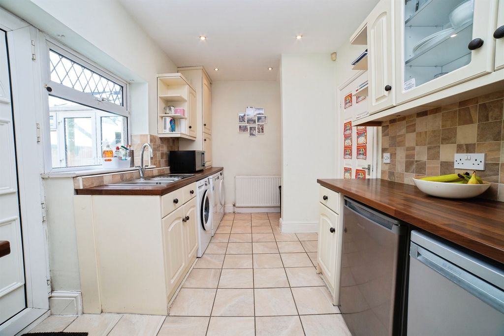 Property photo 2 of 26