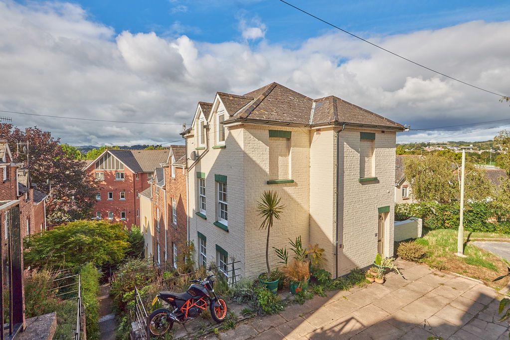 Property photo 1 of 15 Front