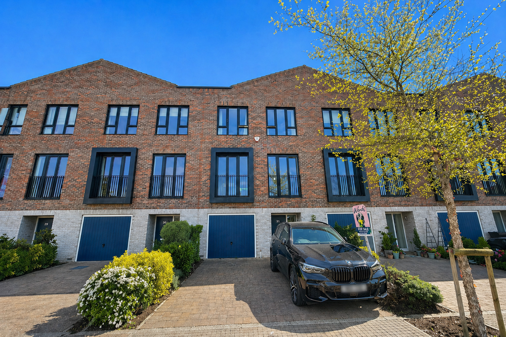 Property photo 1 of 25 Front (Exterior)