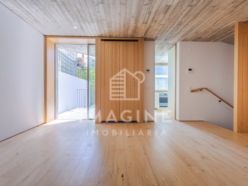 Property photo 3 of 52