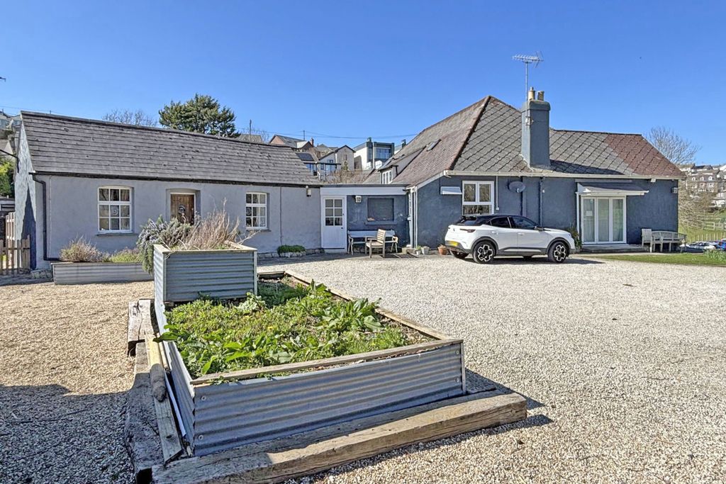 Property photo 2 of 13 Photo 2