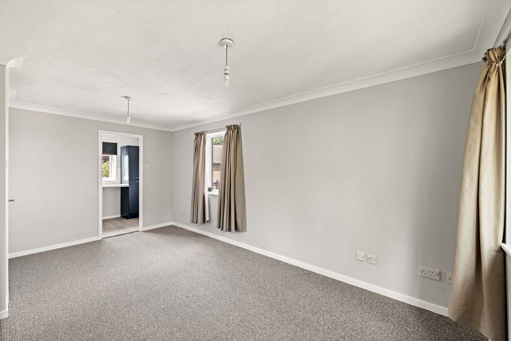 Property photo 3 of 7