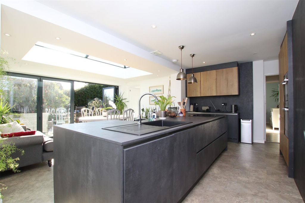 Property photo 2 of 21 Kitchen_.Jpg