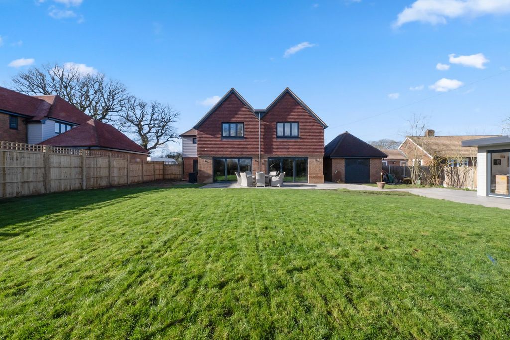 Property photo 2 of 33