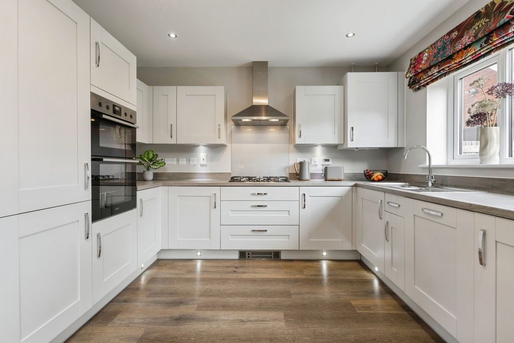 Property photo 3 of 24 Pbox-Img.Jpg