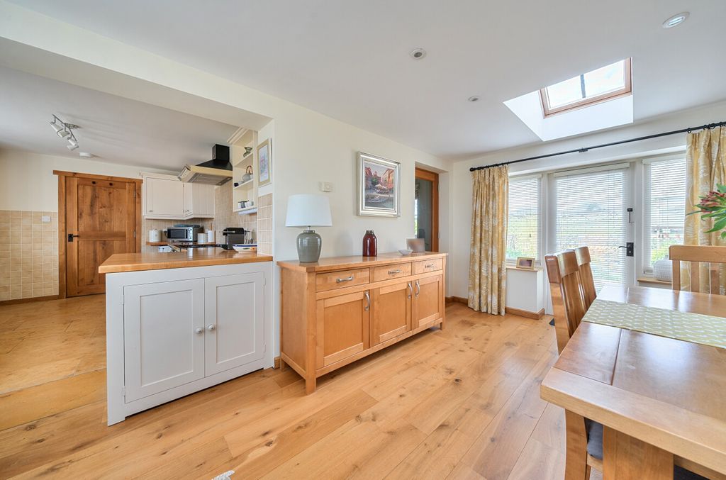 Property photo 2 of 23 1435269-8-69c5736...