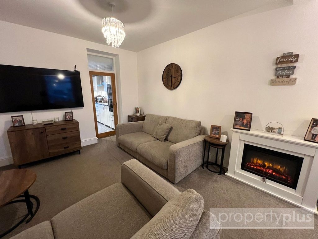 Property photo 3 of 17 Picture No. 10