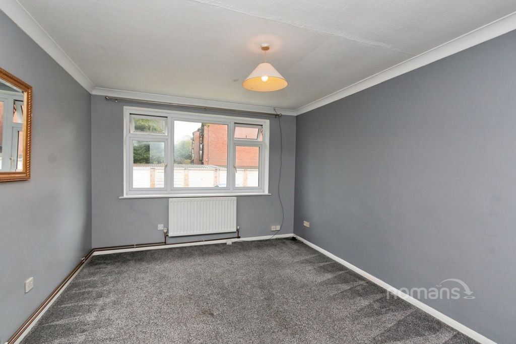 Property photo 3 of 13 Pbox-Img.Jpg