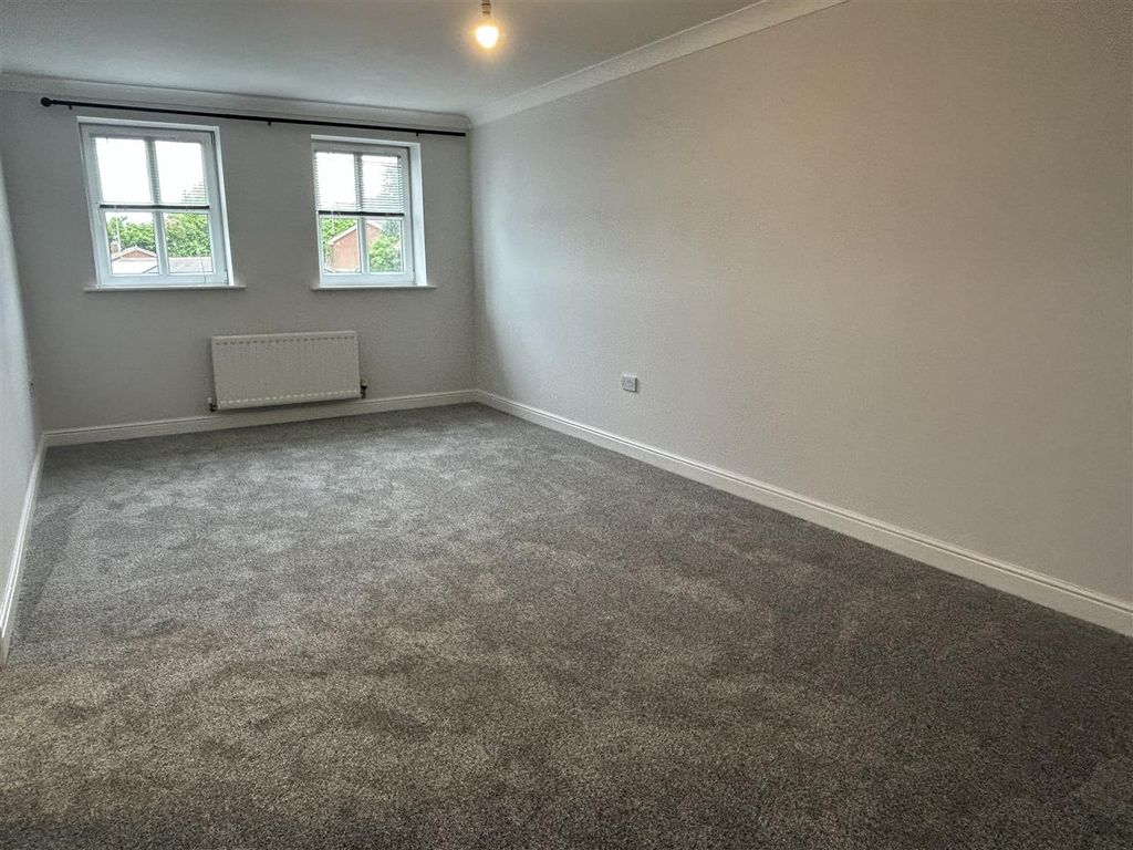 Property photo 3 of 7 Lounge