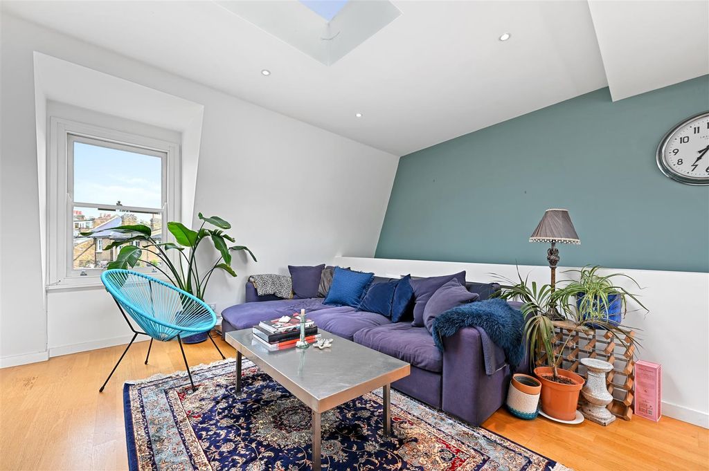 Property photo 2 of 10 Reception