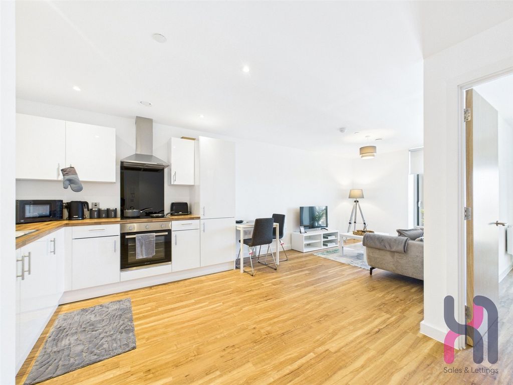 Property photo 1 of 21 Picture No. 10