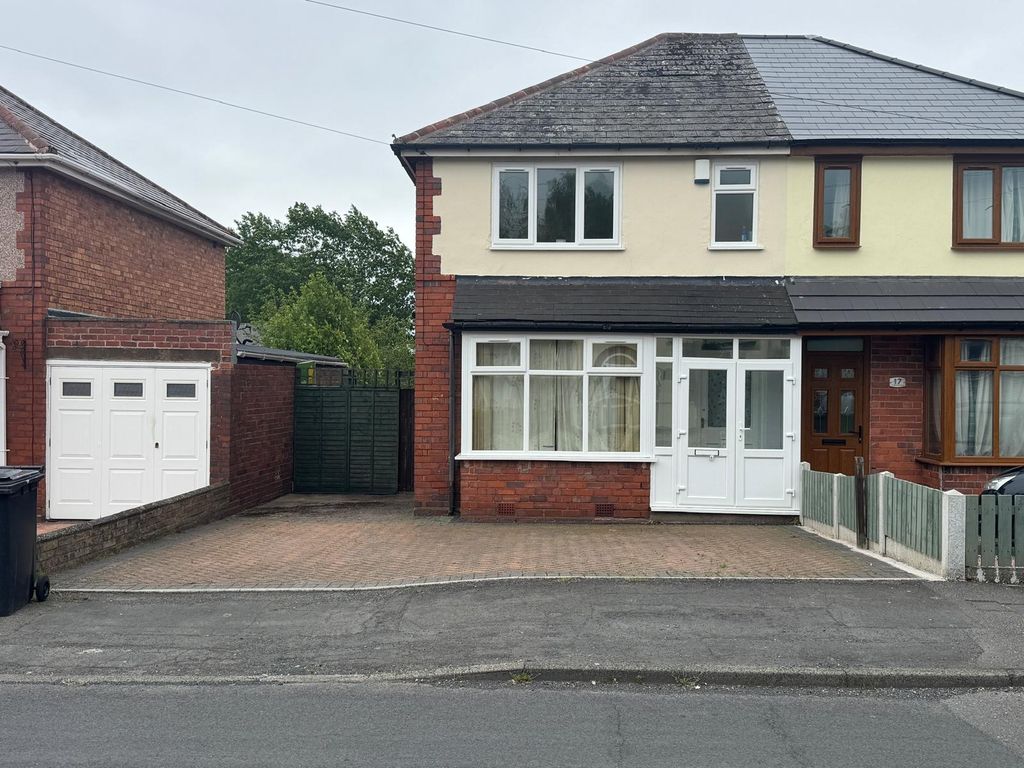 Property photo 1 of 11 Front