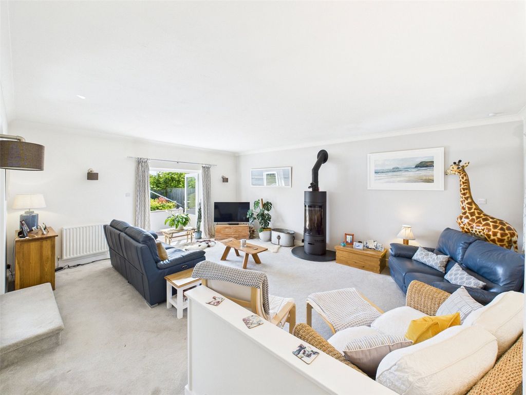 Property photo 2 of 23 Picture No. 04