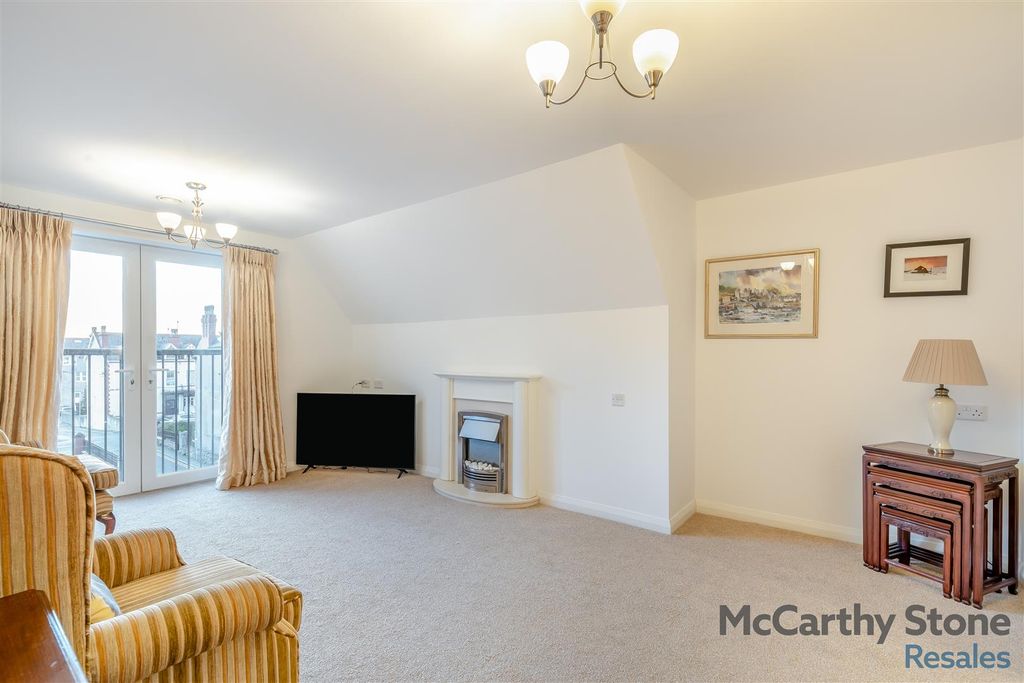 Property photo 3 of 37 8674093-Interior03.Jpg