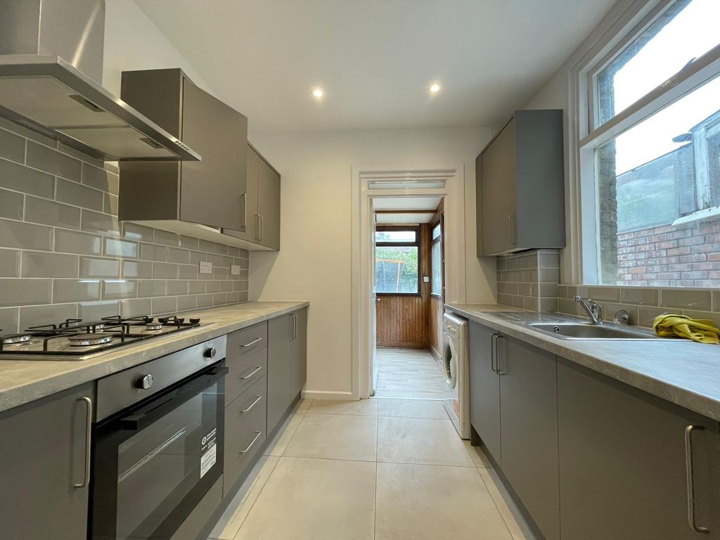 Property photo 1 of 26 Photo 10