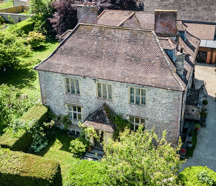 Property photo 1 of 25