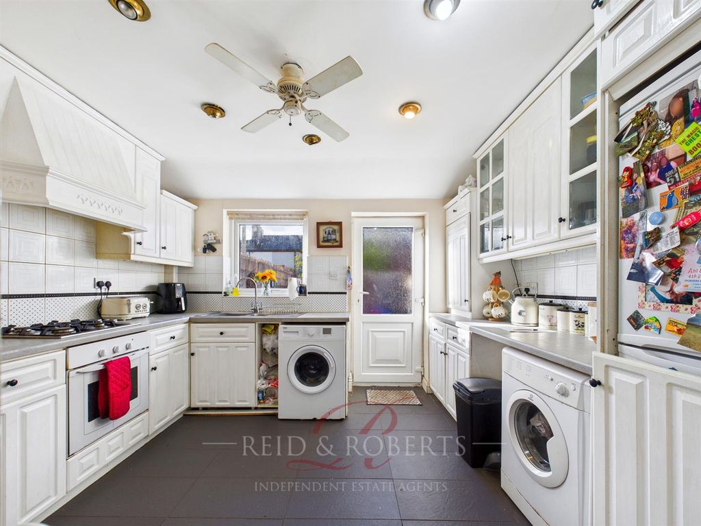 Property photo 2 of 18 Cam05148G0-Pr0094-Still015.Jpg