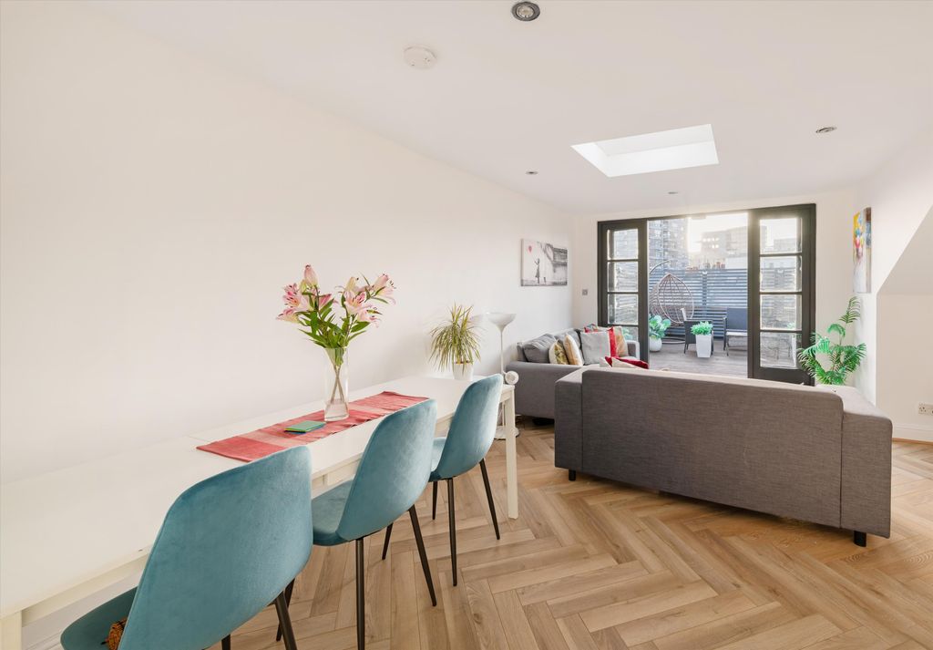 Property photo 1 of 13 Image