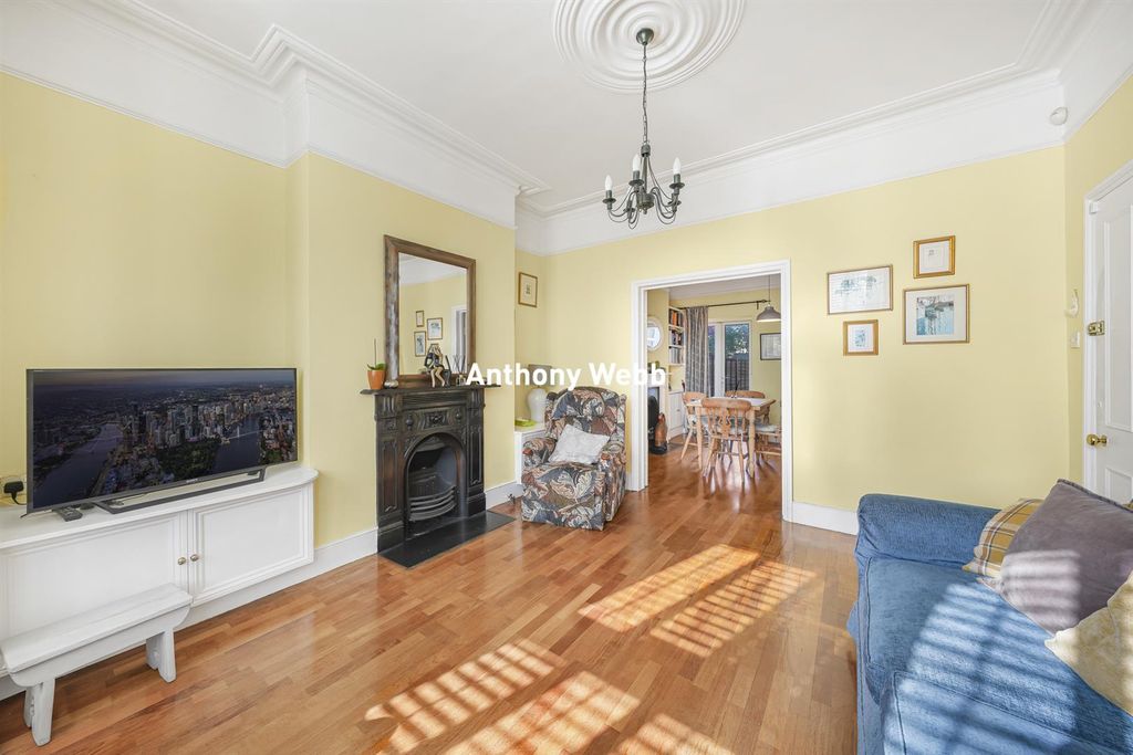 Property photo 3 of 15 Reception